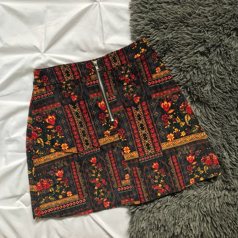 🌟H&M COACHELLA PATTERN SKIRT BRAND NEW🌟 🎊HP🎊 - Picture 3 of 5